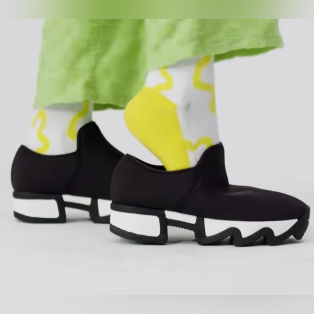iRi NYC WES I Black Outline Low Top Sneaker